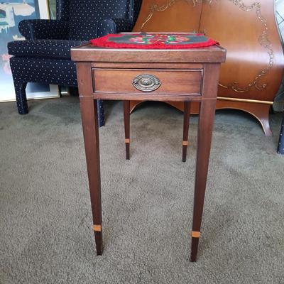 LOT 33L: Vintage Single-Drawer Tea Table with Embroidered Hungarian-Style Doily