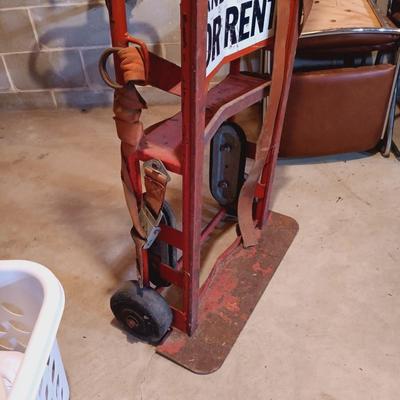 LOT 37B: Large 500lb Capacity U-Haul Hand Truck