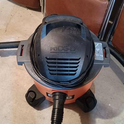 LOT 39B: Ridgid 22.5 Litre Wet / Dry Vaccuum