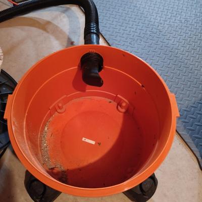 LOT 39B: Ridgid 22.5 Litre Wet / Dry Vaccuum