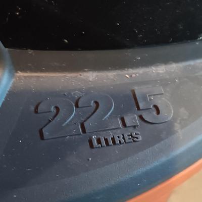 LOT 39B: Ridgid 22.5 Litre Wet / Dry Vaccuum