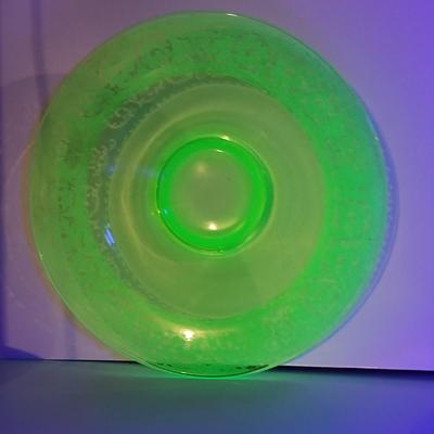 LOT 89B: Uranium Glass Bowl with Pink Depression Glass Plates