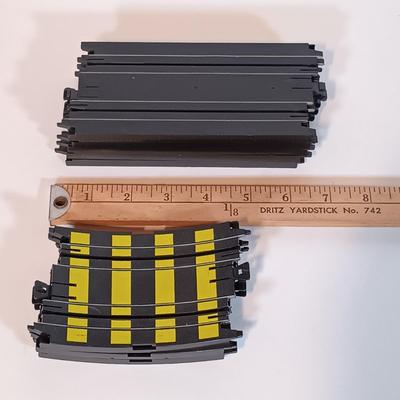 LOT 95B: Tyco Zero Gravity Cliff Hanger Set