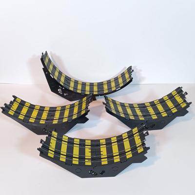 LOT 95B: Tyco Zero Gravity Cliff Hanger Set