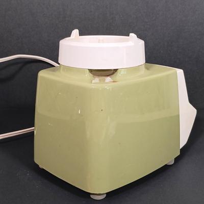 LOT 207K: Vintage Osterizer Imperial Blender