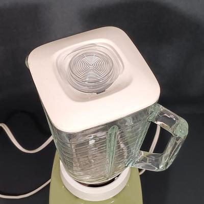 LOT 207K: Vintage Osterizer Imperial Blender