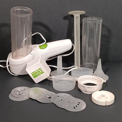 LOT 208K: Farberware SuperFast Electric Percolator, Wear-Ever Super Shooter Cookie Press & More