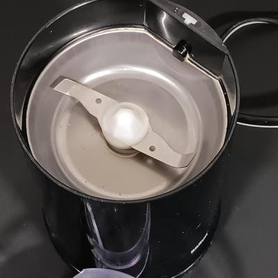 LOT 208K: Farberware SuperFast Electric Percolator, Wear-Ever Super Shooter Cookie Press & More