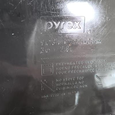 LOT 209: Collection of Pyrex and Marinex Dishes