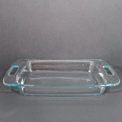 LOT 209: Collection of Pyrex and Marinex Dishes