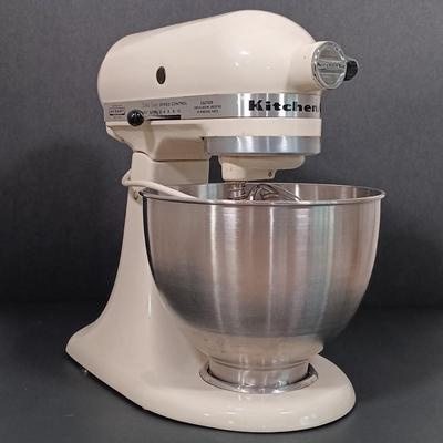 LOT 211K: KitchenAid K45SS Mixer with Bowl and Attachments