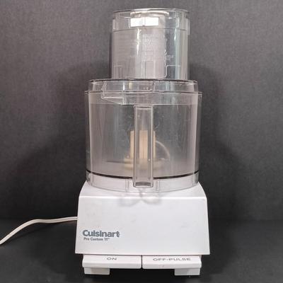 LOT 212K: Cuisinart Pro Custom 11-Cup Food Processor with Attachments
