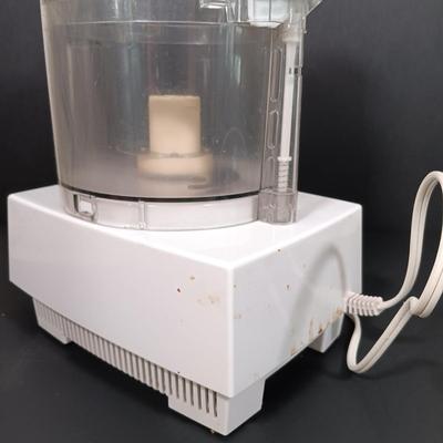 LOT 212K: Cuisinart Pro Custom 11-Cup Food Processor with Attachments