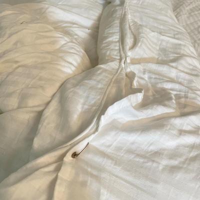 Perry Ellis Full-Sized Comforter and More Full & Throw Blankets (PB-SS)