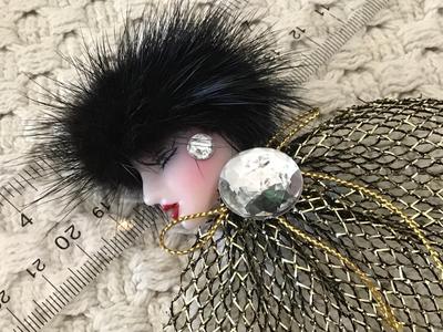 Vintage Lady Brooch Fur Hat