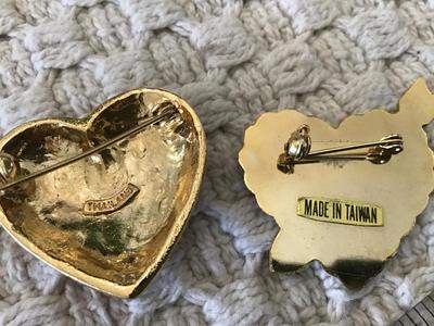 Vintage Pins Heart Valentines Holiday