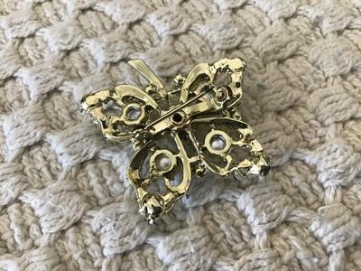 Vintage Brooch Gold Tone
