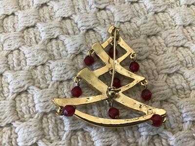 Gold Tone Rhinestone Christmas Tree Brooch