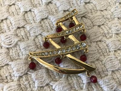 Gold Tone Rhinestone Christmas Tree Brooch