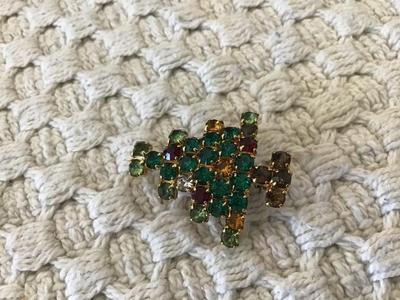 Beautiful Vintage Rhinestone Lil Tree Brooch