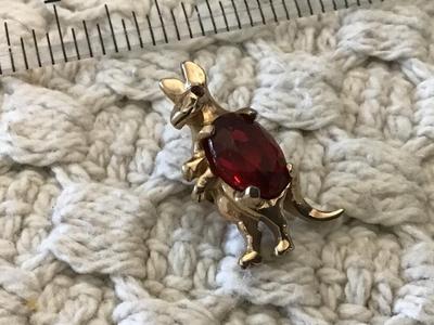 Vintage Kangaroo Jelly Belly pin