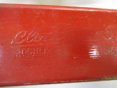 Kiwi Shoe Shine Groomer Wooden Box Foot Rest Polish Solid Wood Made In The USA w/ Brushes