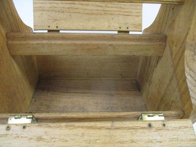 Kiwi Shoe Shine Groomer Wooden Box Foot Rest Polish Solid Wood Made In The USA w/ Brushes