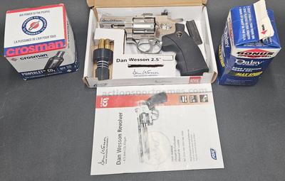 Dan Wesson 2.5" 4.5mm Co2 Steel BB Revolver Bundle