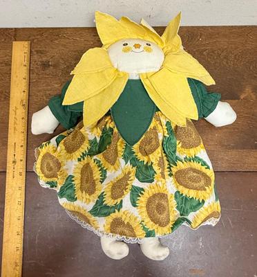 Sale Photo Thumbnail #288: In very good condition.