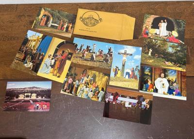 Sale Photo Thumbnail #539: Various scenes from the play.  See photos for details. In unused condition.