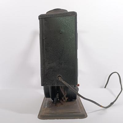 LOT 86: Keystone E848 Moviegraph 16mm Film Projector
