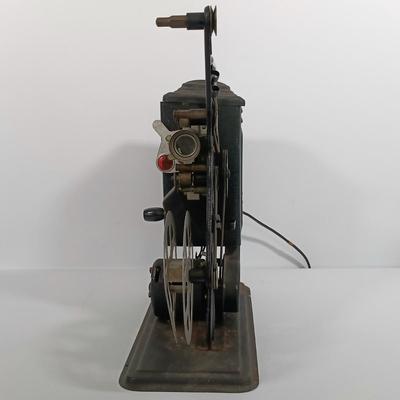 LOT 86: Keystone E848 Moviegraph 16mm Film Projector