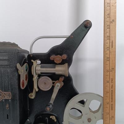 LOT 86: Keystone E848 Moviegraph 16mm Film Projector