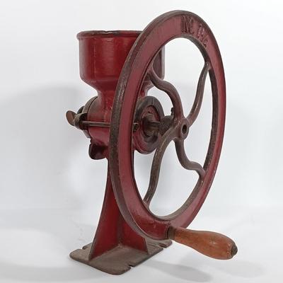 LOT 89: Antique Number 1-1/2 Cast Iron Hand Crank Grain Mill