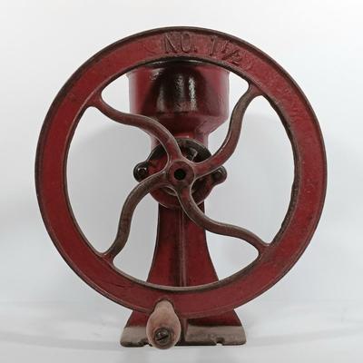 LOT 89: Antique Number 1-1/2 Cast Iron Hand Crank Grain Mill
