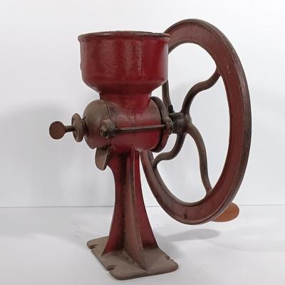 LOT 89: Antique Number 1-1/2 Cast Iron Hand Crank Grain Mill
