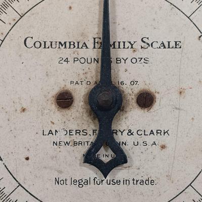 LOT 101: Columbia Family Scale with Vintage Tins