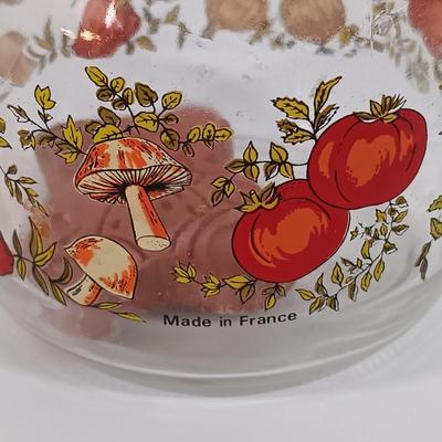 LOT 103: Vintage Kitchen - Pyrex Spring Blossom Casserole Dish, Libbey Ripple Green Glasses, Arc Spice of Life Jar & More