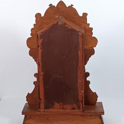 LOT 104: Vintage Gingerbread Mantel Clock