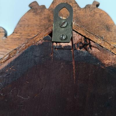 LOT 104: Vintage Gingerbread Mantel Clock