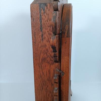 LOT 104: Vintage Gingerbread Mantel Clock