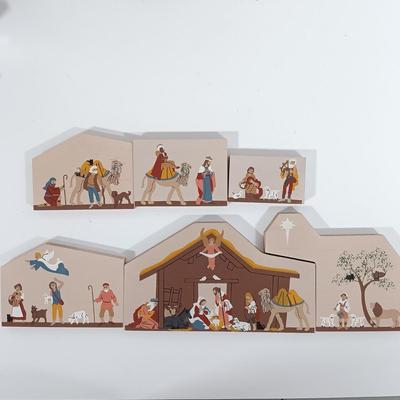 LOT 107: Vintage Christmas Bubble Lites, Cat's Meow Nativity Scene, Plastic Bird Lights, Ceramic Baby Light, Buyer's Choice...