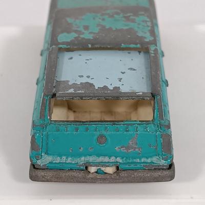 LOT 191: Cast Metal Sedan Car, Matchbox Lesney Commer Bottle Float, Austin Metropolitan Taxi, Studebaker Lark Wagonaire & Cast Metal...