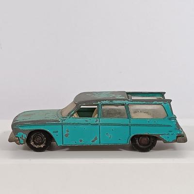 LOT 191: Cast Metal Sedan Car, Matchbox Lesney Commer Bottle Float, Austin Metropolitan Taxi, Studebaker Lark Wagonaire & Cast Metal...