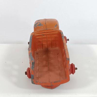 LOT 191: Cast Metal Sedan Car, Matchbox Lesney Commer Bottle Float, Austin Metropolitan Taxi, Studebaker Lark Wagonaire & Cast Metal...