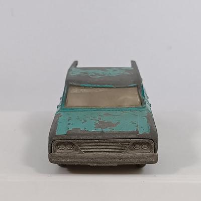 LOT 191: Cast Metal Sedan Car, Matchbox Lesney Commer Bottle Float, Austin Metropolitan Taxi, Studebaker Lark Wagonaire & Cast Metal...