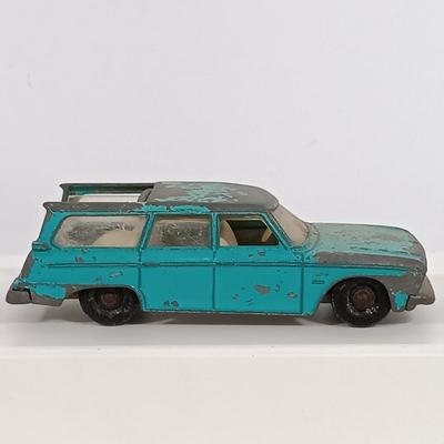 LOT 191: Cast Metal Sedan Car, Matchbox Lesney Commer Bottle Float, Austin Metropolitan Taxi, Studebaker Lark Wagonaire & Cast Metal...