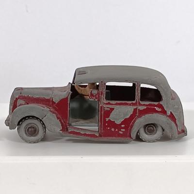 LOT 191: Cast Metal Sedan Car, Matchbox Lesney Commer Bottle Float, Austin Metropolitan Taxi, Studebaker Lark Wagonaire & Cast Metal...