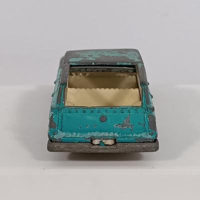 LOT 191: Cast Metal Sedan Car, Matchbox Lesney Commer Bottle Float, Austin Metropolitan Taxi, Studebaker Lark Wagonaire & Cast Metal...