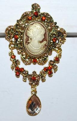 Beautiful BEIGE CAMEO BROOCH (2¾" x 1¾") with ORANGE/RED Accent Stones & Beveled Teardrop Dangle on a Gold Tone Setting